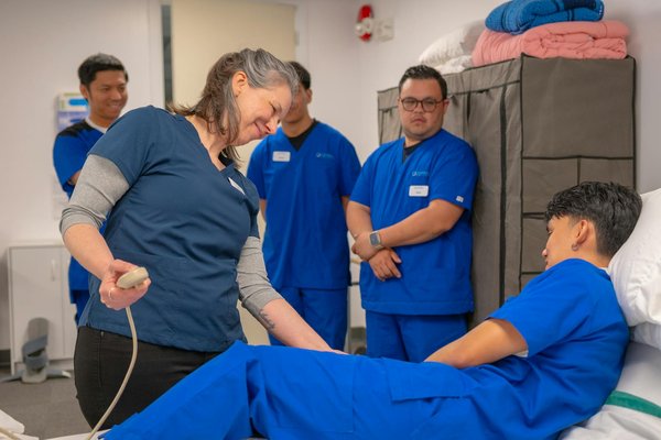Quelles sont les approches pour sensibiliser le grand public aux enjeux de santé publique ?